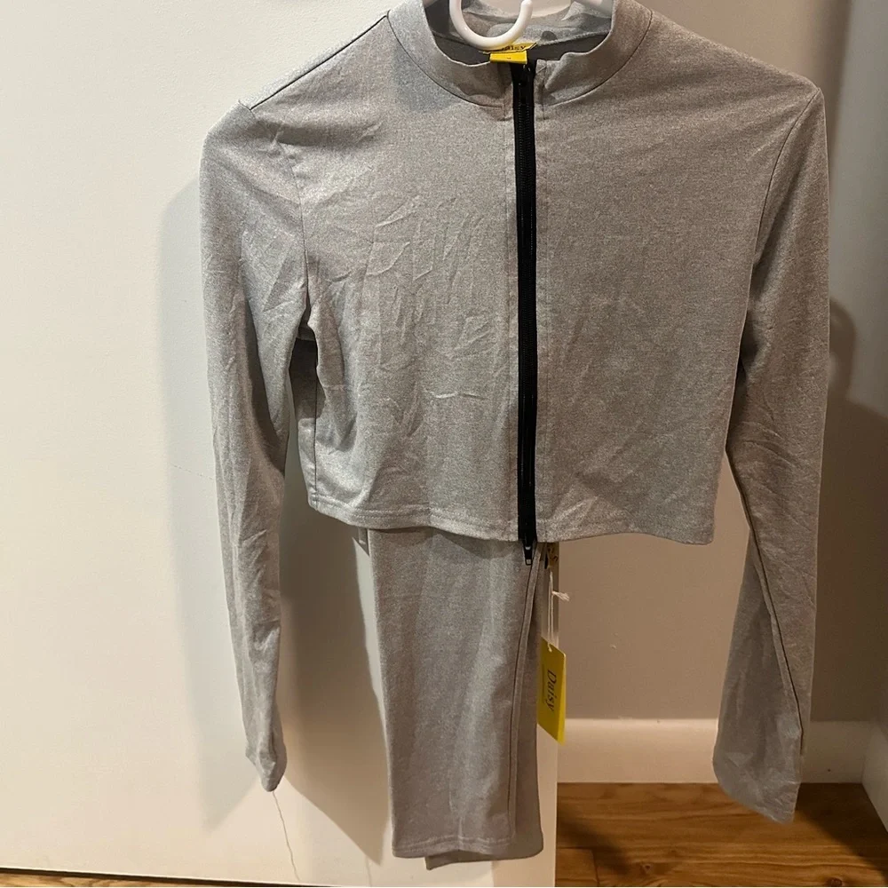 Gray Active Set - Picture 2 of 3